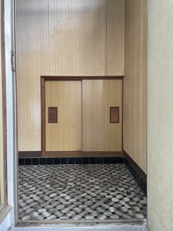 赤尾アパート　 玄関