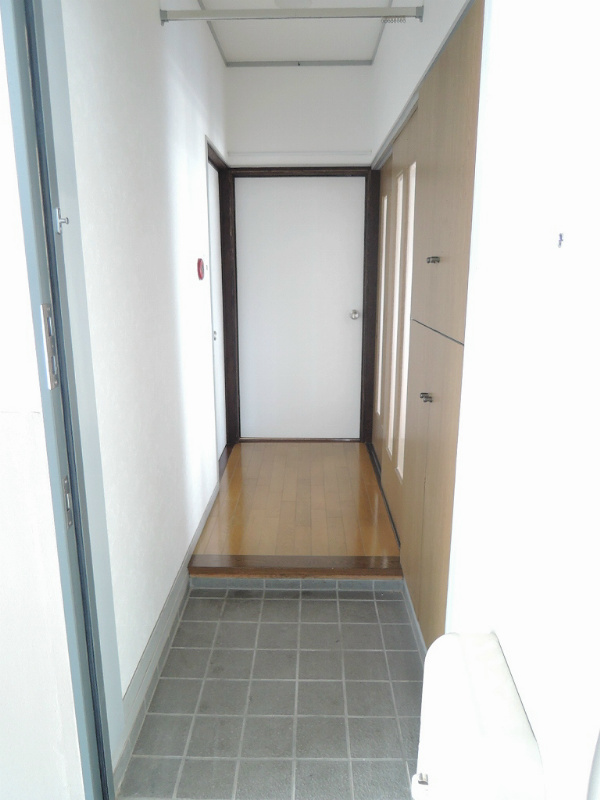 井堀南団地3棟 玄関
