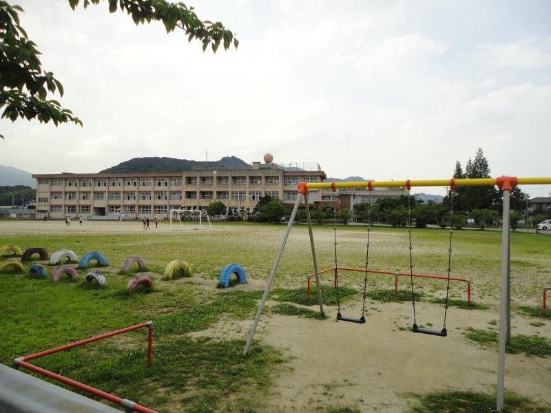 与原二丁目テナント 小学校