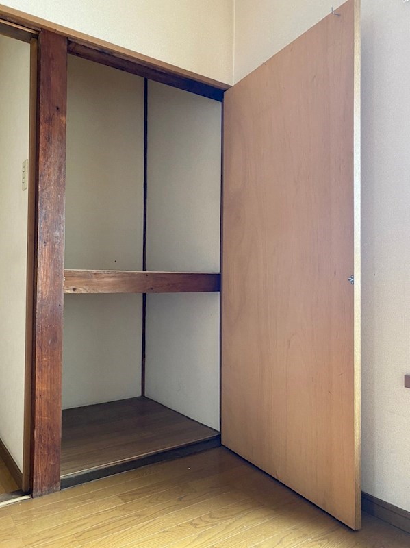 原町一丁目1番住居付き店舗　右 収納