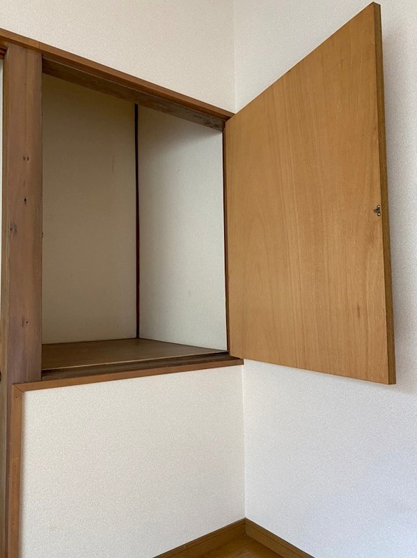 原町一丁目1番住居付き店舗　右 収納