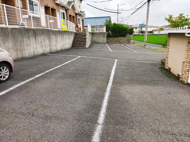 ヴィラージュ 駐車場