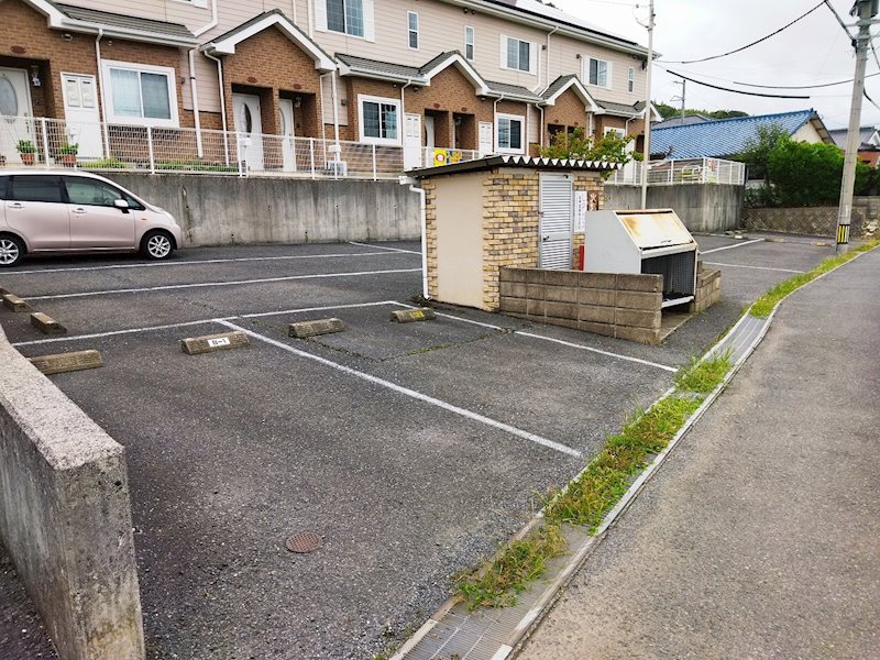 ヴィラージュ 駐車場