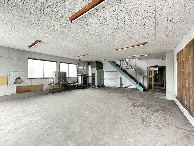 本町三丁目事務所 駐車場