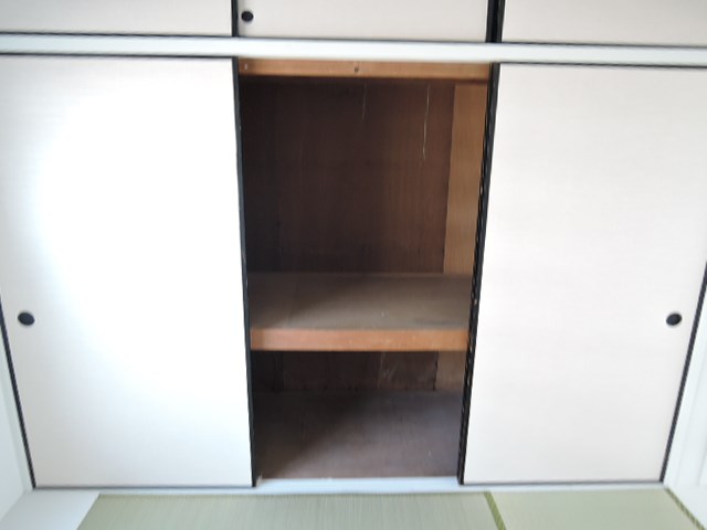 ヴィラナリー中間Ⅰ4号棟 収納