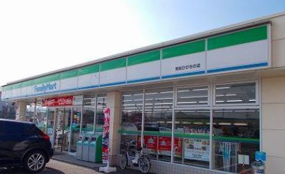 キミエ学研都市レジデンス コンビニ