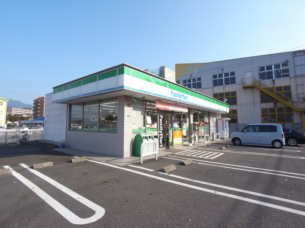 ヒカリハイツ コンビニ