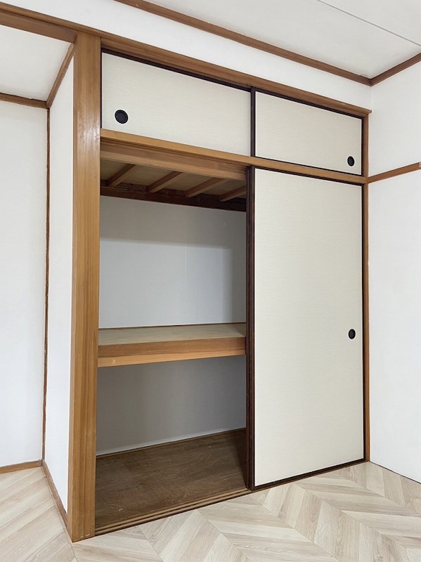 葛原東二丁目5番貸家 収納
