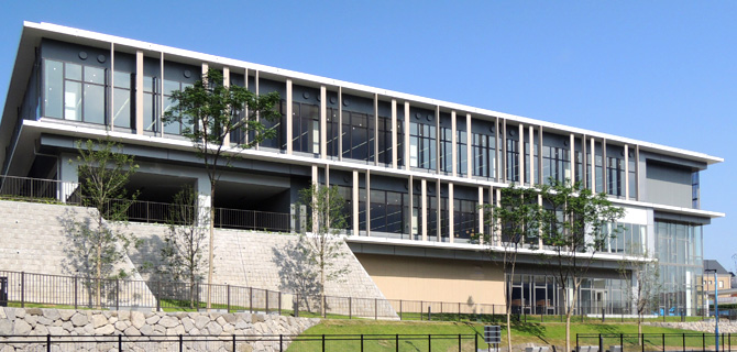 青山ハイツ 図書館