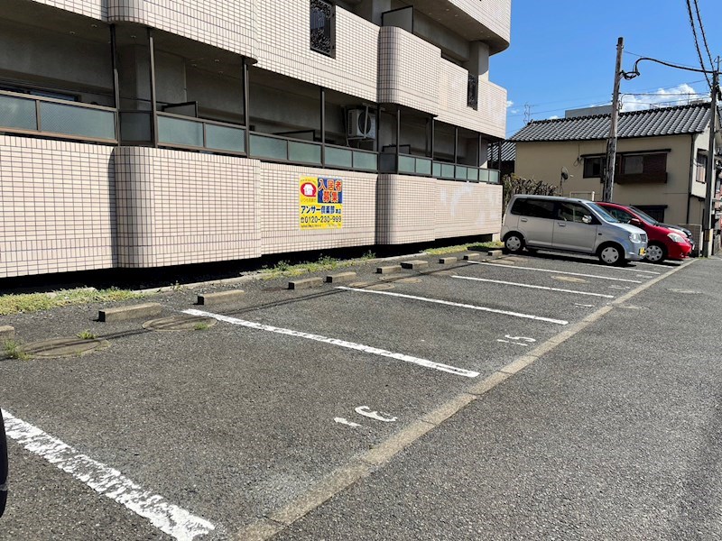 リアライズ到津 駐車場