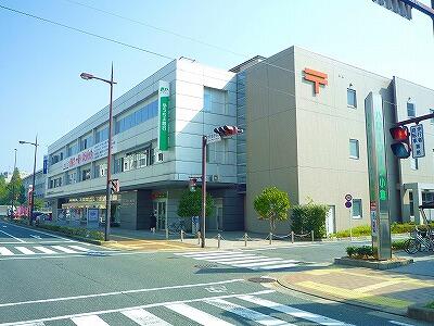 Calm三萩野 銀行