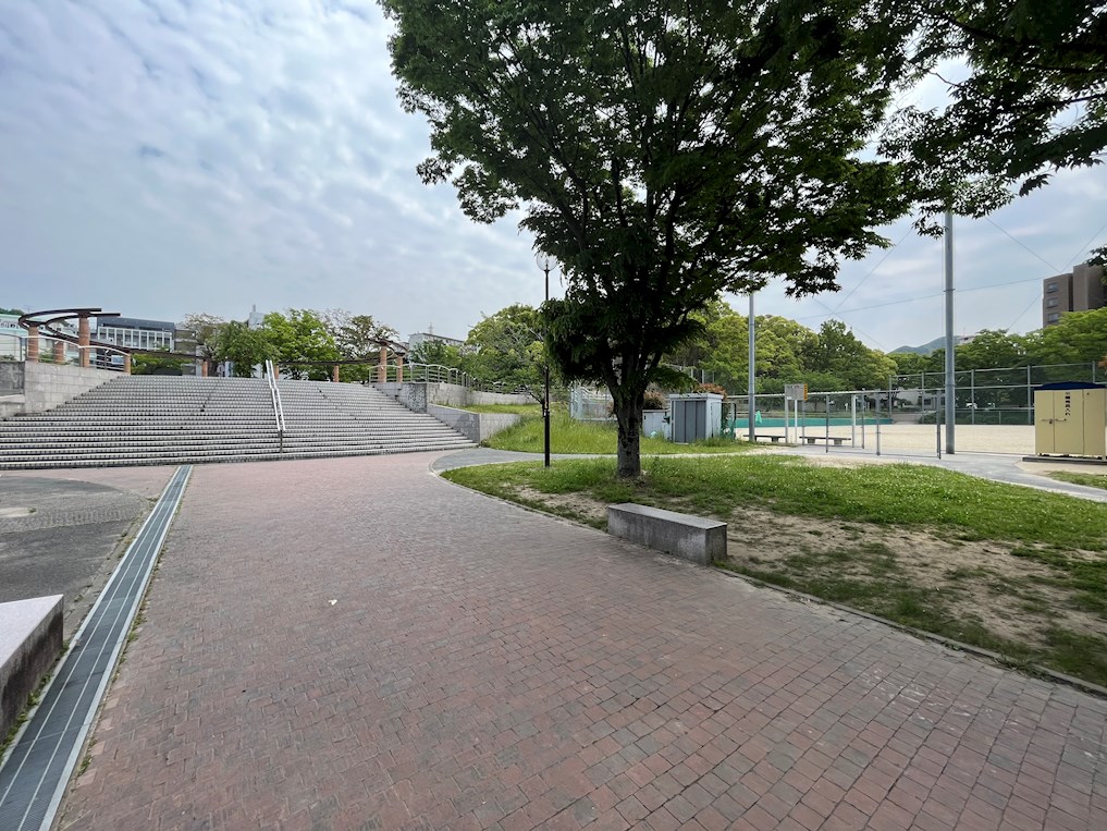 ホワイトハウスコハク 公園