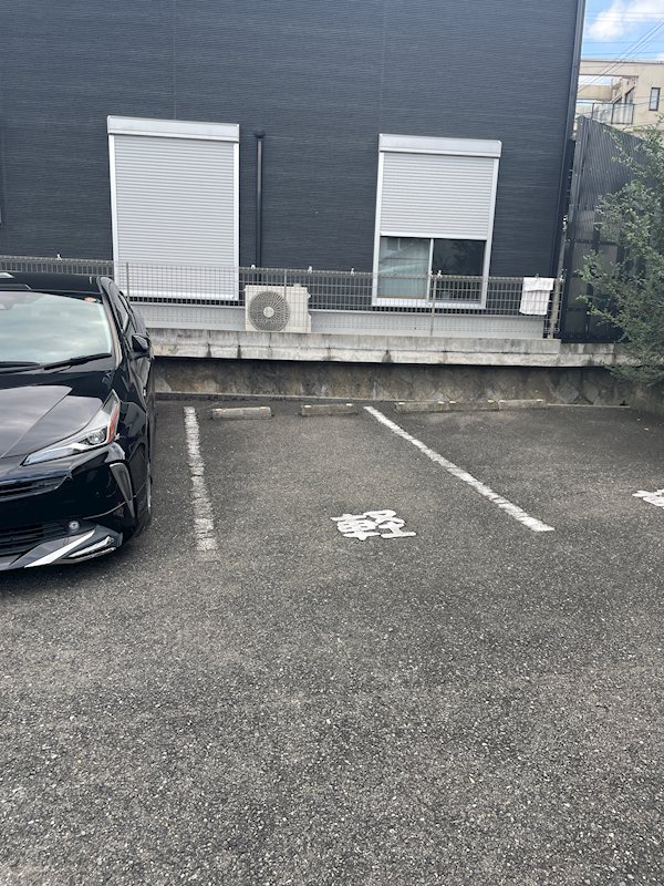 徳吉西一丁目14番24号貸家 駐車場