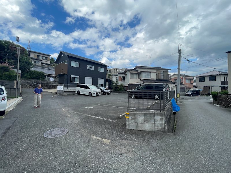 徳吉西一丁目14番24号貸家 駐車場