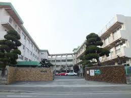 徳力三丁目貸店舗 中学校