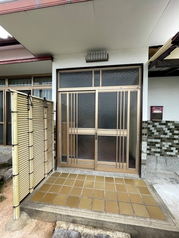 赤島町39番貸家 玄関