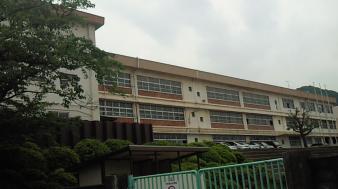 藤ビルNO2　東新町 中学校