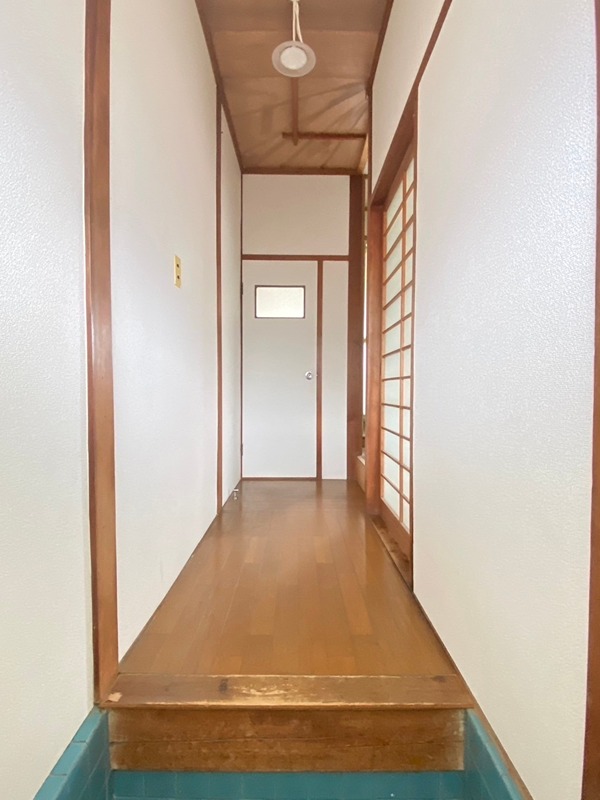 三津木アパートB 玄関