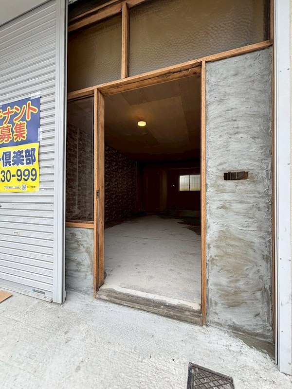 荒生田三丁目３番テナント１ 玄関