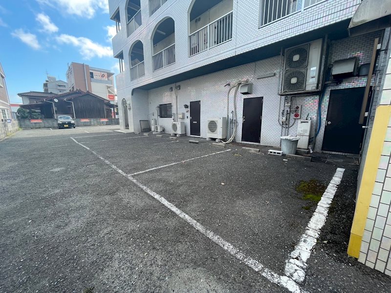 サンハイムヨシミ 駐車場