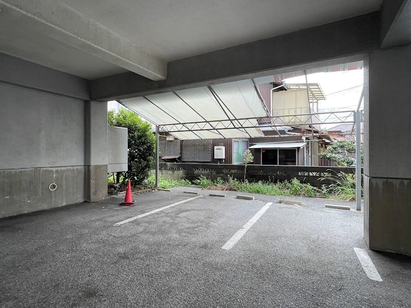 第2井川ビル 駐車場