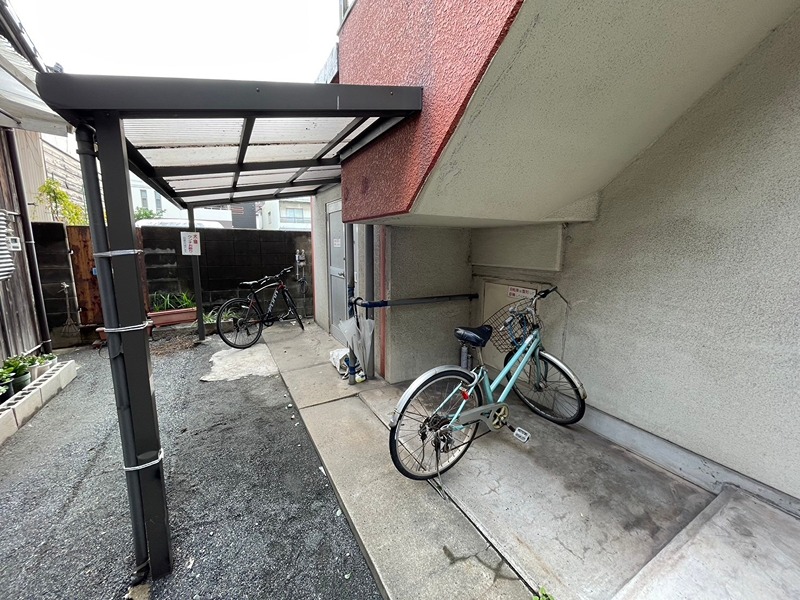 青葉ビル 駐車場