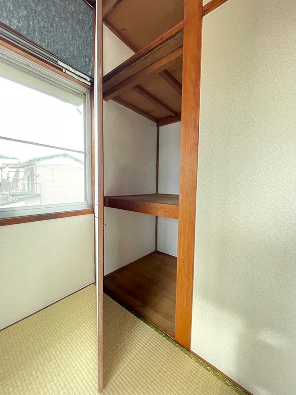 湯川新町一丁目12番貸家 収納