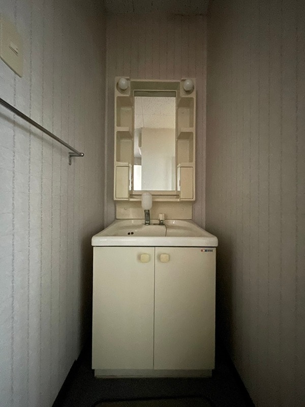 葛原本町一丁目13番貸店舗 洗面所