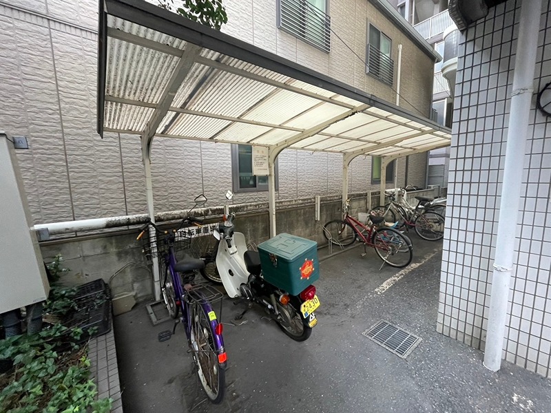 ビブレ西小倉A館 駐車場