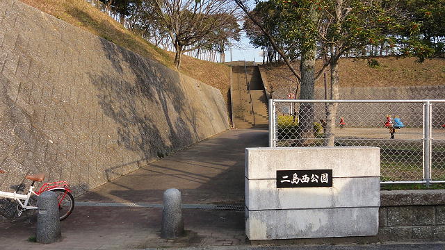 コーポファミリー本城 公園