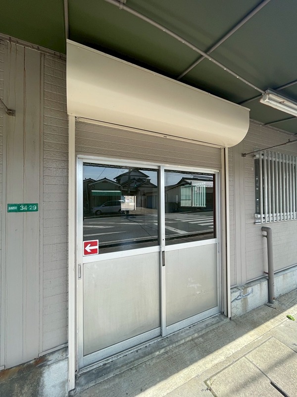岩瀬西町34番テナント 玄関