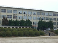 岩瀬西町34番テナント 中学校