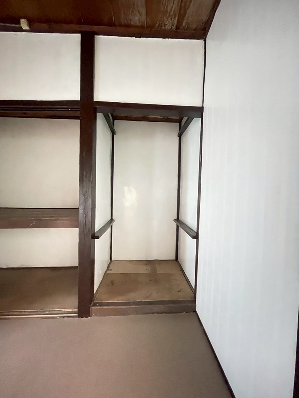 勝山一丁目10番貸家 収納