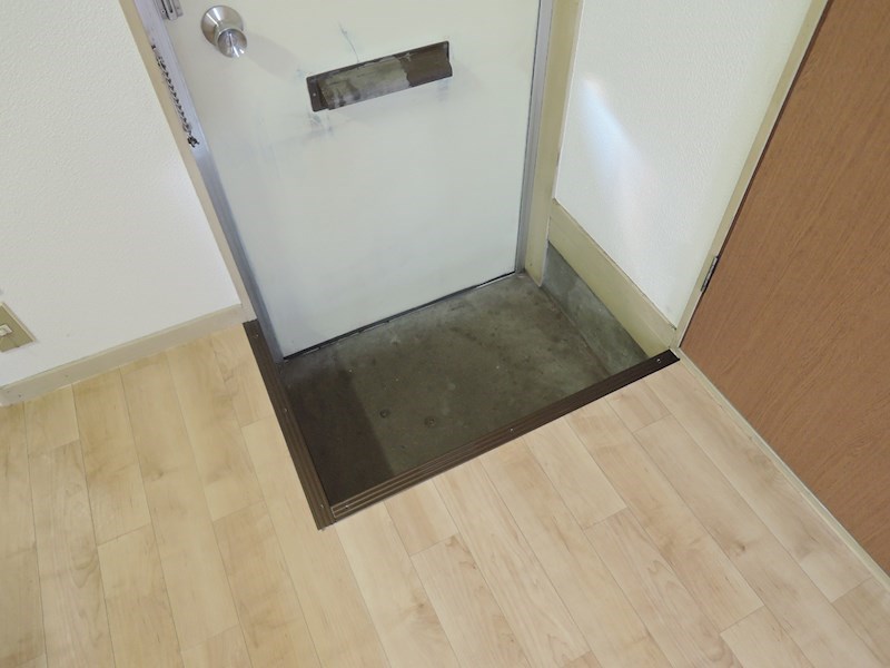 シティベール陣山C棟 玄関