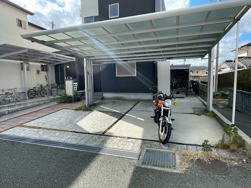 御開四丁目2番貸家 駐車場