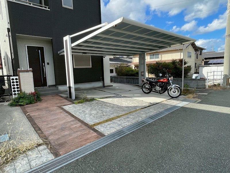 御開四丁目2番貸家 駐車場