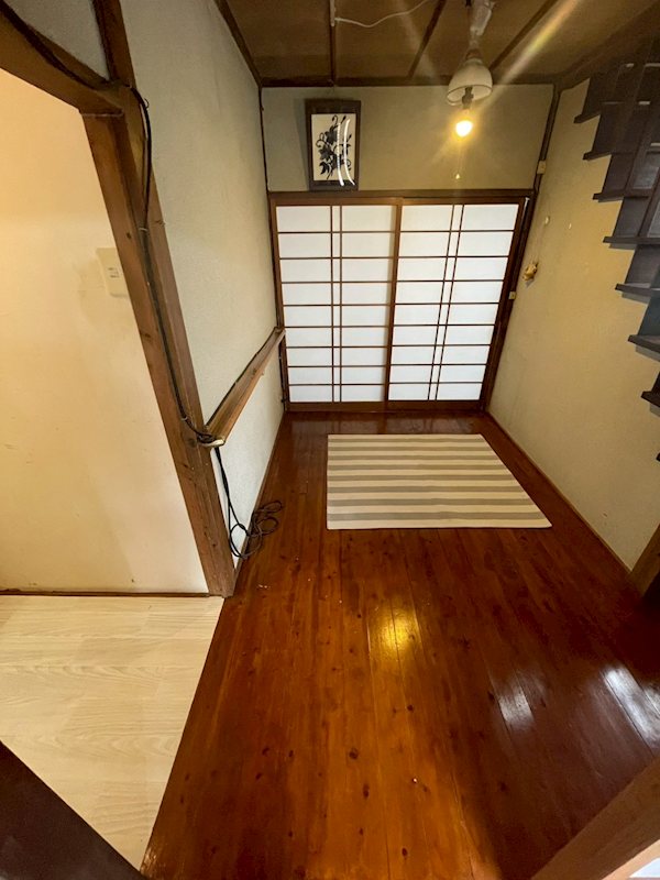 勝山二丁目10番貸家 玄関
