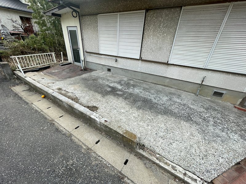 妙見町4番11号貸家 駐車場