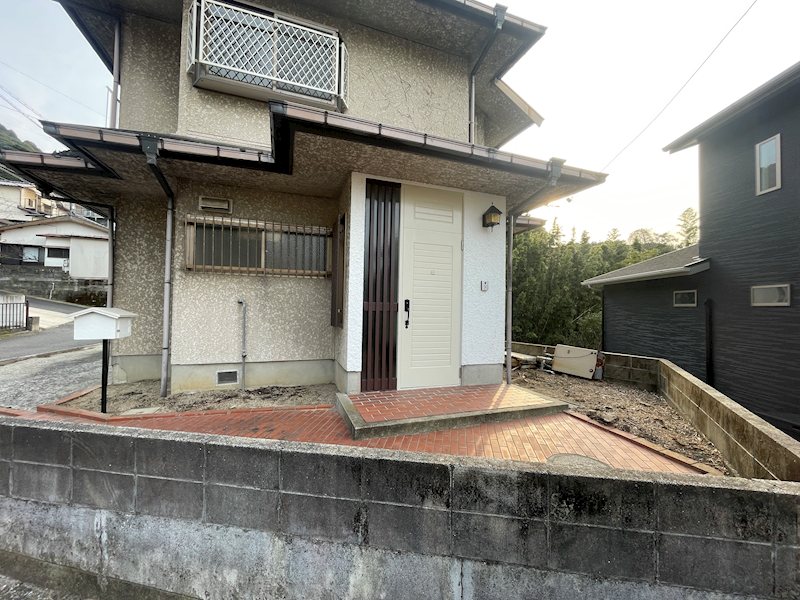 妙見町4番11号貸家 エントランス