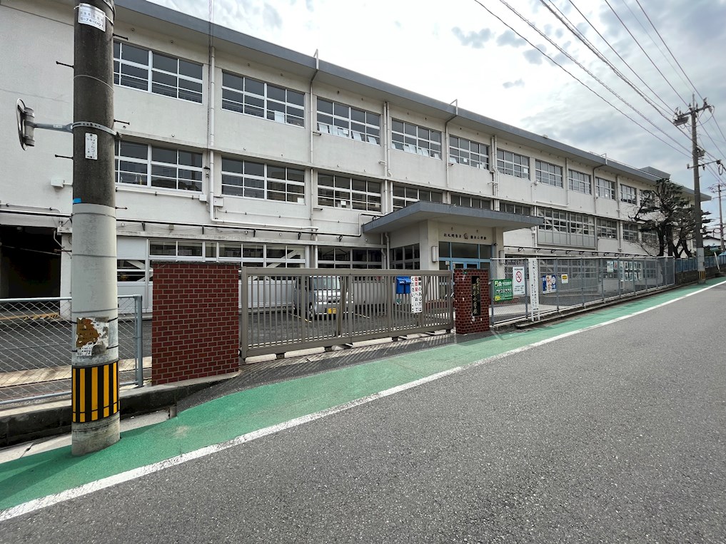 童子丸二丁目18番貸家 小学校