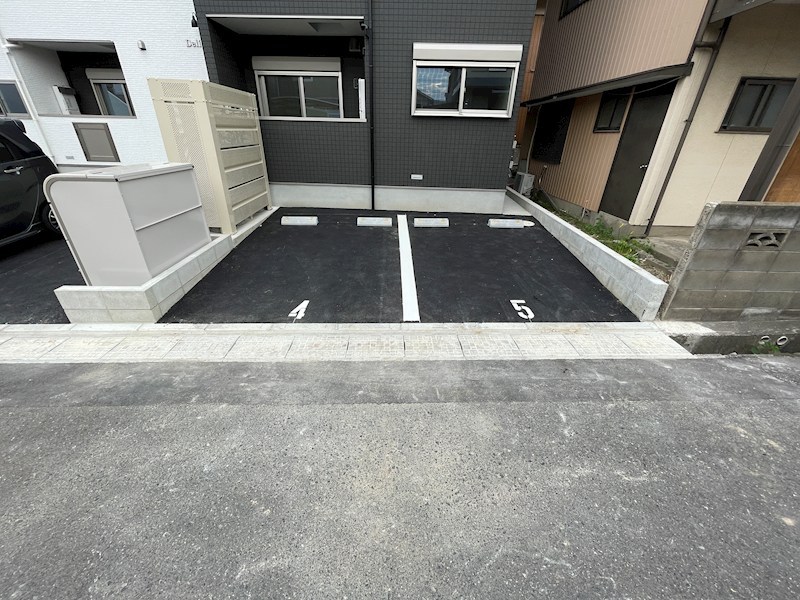 Delica城野 駐車場