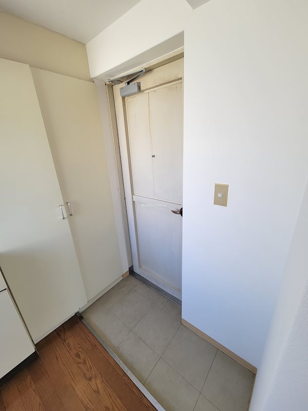 ドミール桂 玄関