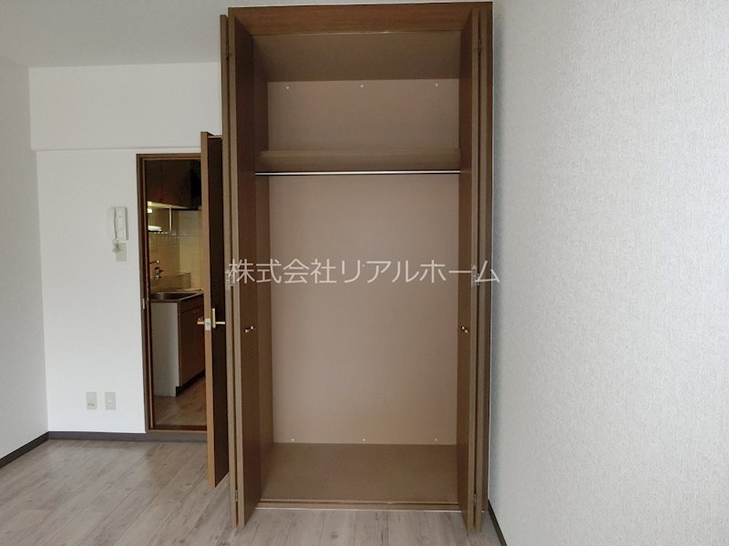 アン・レーブ その他3