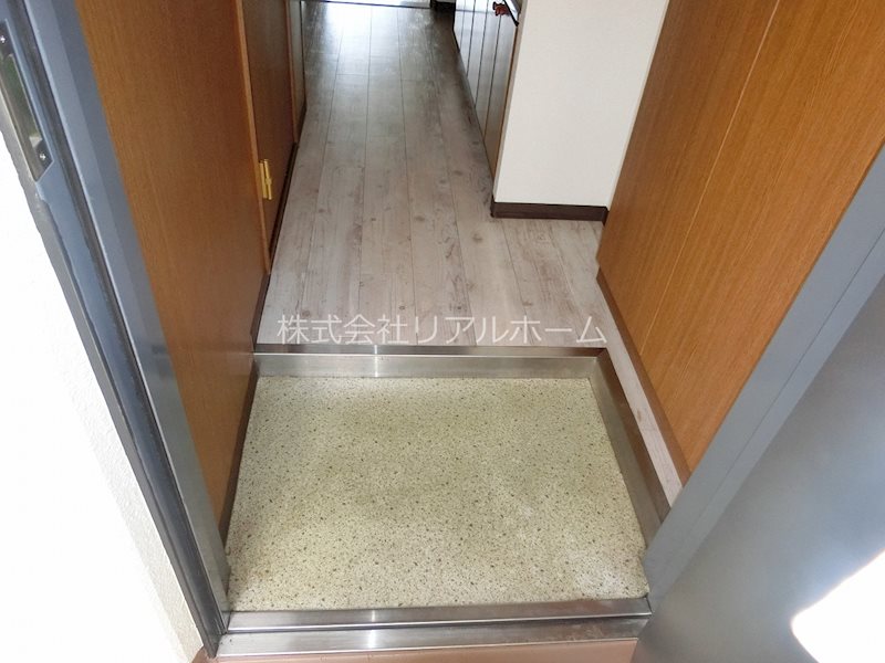 アン・レーブ 玄関