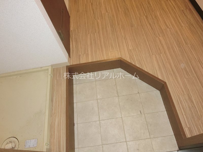 フラッツアルマカン 玄関