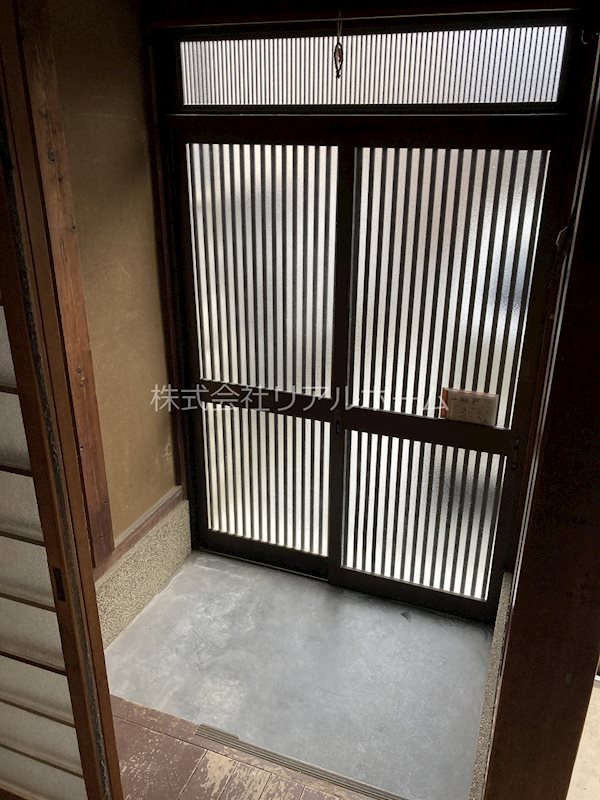 塩田前泓町貸家 玄関