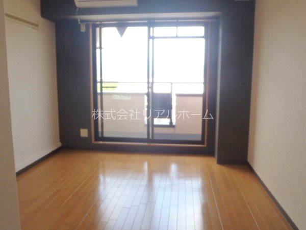 コモド清水 リビング