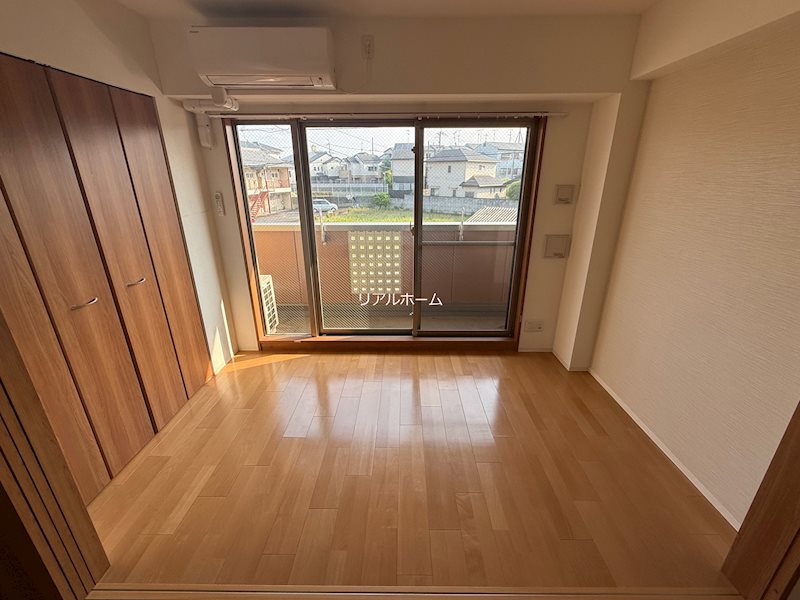 リバーサイド桂　弐番館 ベッドルーム