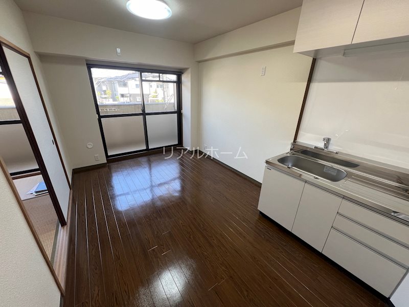 レジーナ桂 リビング