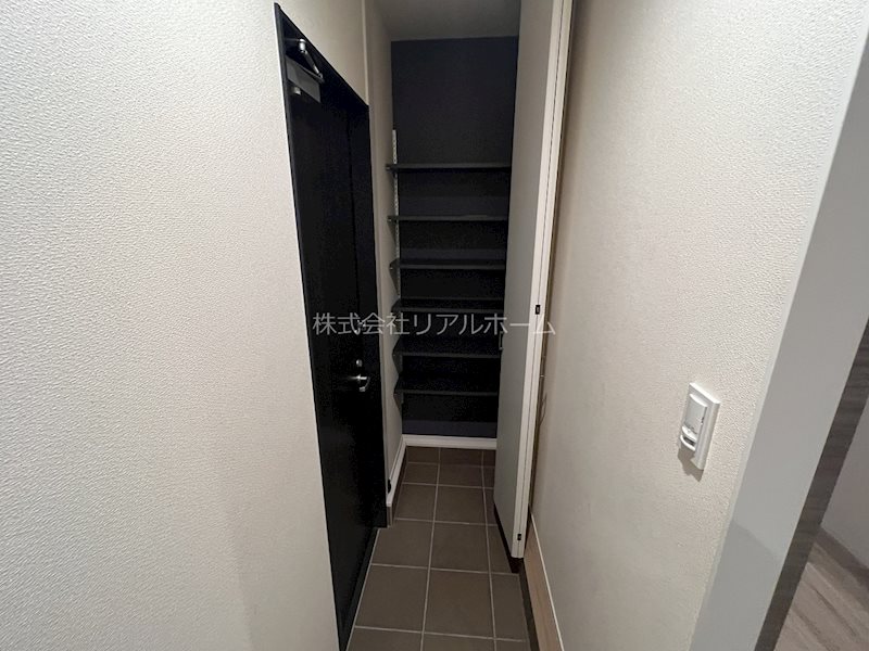APPARTEMENT　四季 玄関
